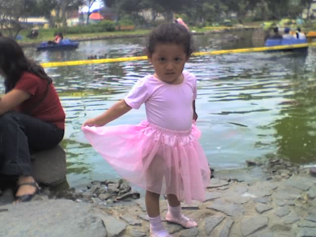 Posando en la graduacion de su curso de Ballet
Yesica Jenny Loarte Gonzales
06 Apr 2007