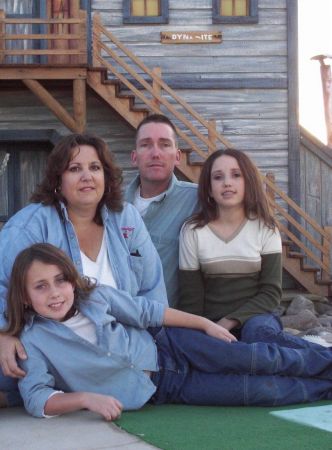 Our annual Christmas Picture
Safford AZ Christmas 2003
Juli  Weatherhead
24 Dec 2003