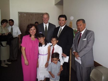 Here in this picture you can see my Wife Rocio, Caludia, Danny, David, Bishop Myers, Me and My Dad. And far behind, You can see my brother Javier and his wife
Augusto Percy Robles
13 Aug 2005