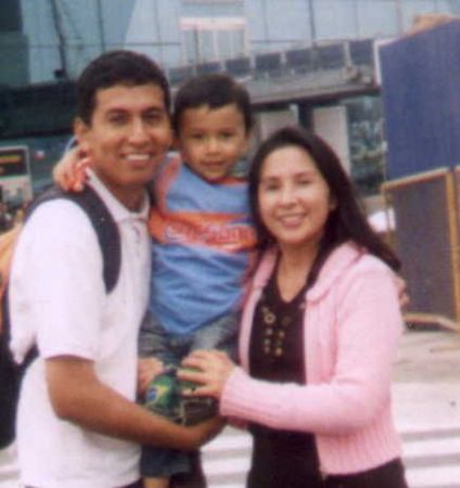 De vacaciones... con mis  dos amores...
Maribel  Loayza de Aranda
27 May 2007