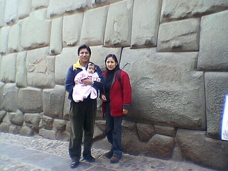 Con Elizabeth y Maria Fernanda en el Cusco
David Angel Torres Barreto
10 Nov 2004