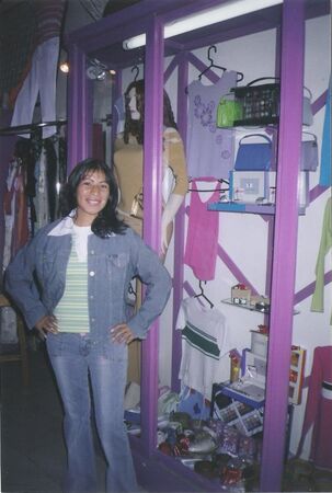Es una fotografia en la cual estoy en el trabajo en una boutique  en Huánuco.
Silvia Marlene Vega Huertas
28 Feb 2006
