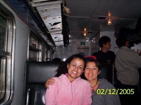 Aqui estoy con mi tocaya Matilde, se acuerdan de ella, pues ella vive en cuzco en este momento asi que los que esten allá se las encargo es un amor, y se portó a todo dar conmigo, estoy muy agradecida por enseñarme la ciudad, ahora estoy enamorada de mi país
YULIANA  ZORRILLA
30 Mar 2006