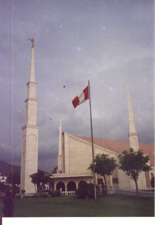 El Templo de Lima en La Molina, Mar. 99
Michael J. Goble
26 Sep 2001