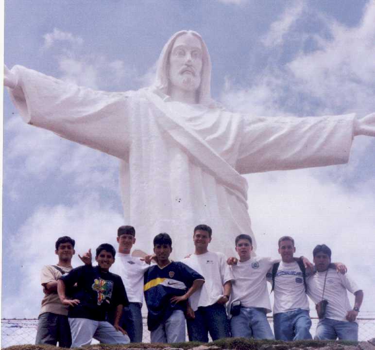 El Cristo Blanco cerca de Sacsayhuaman
Marco A. Felix
01 Apr 2001