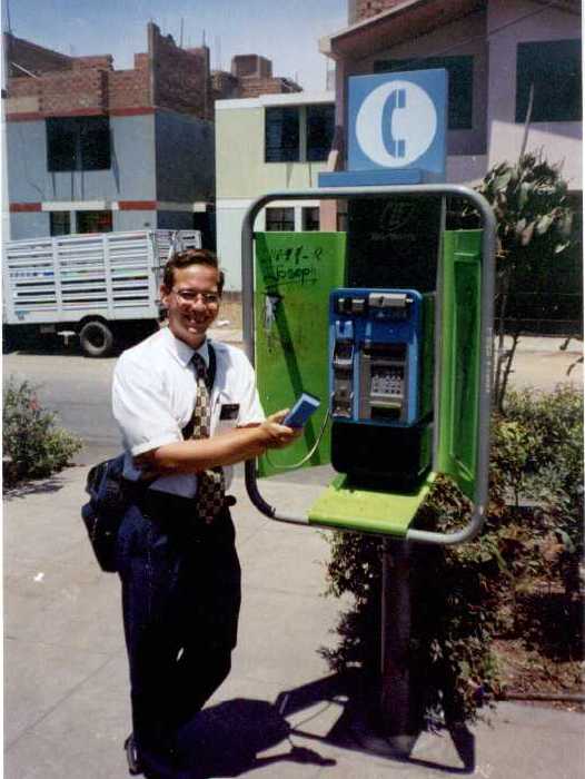 A public phone in Ciudad de Pescadores, Bellavista, Callao
Michael J. Goble
04 Jun 2001