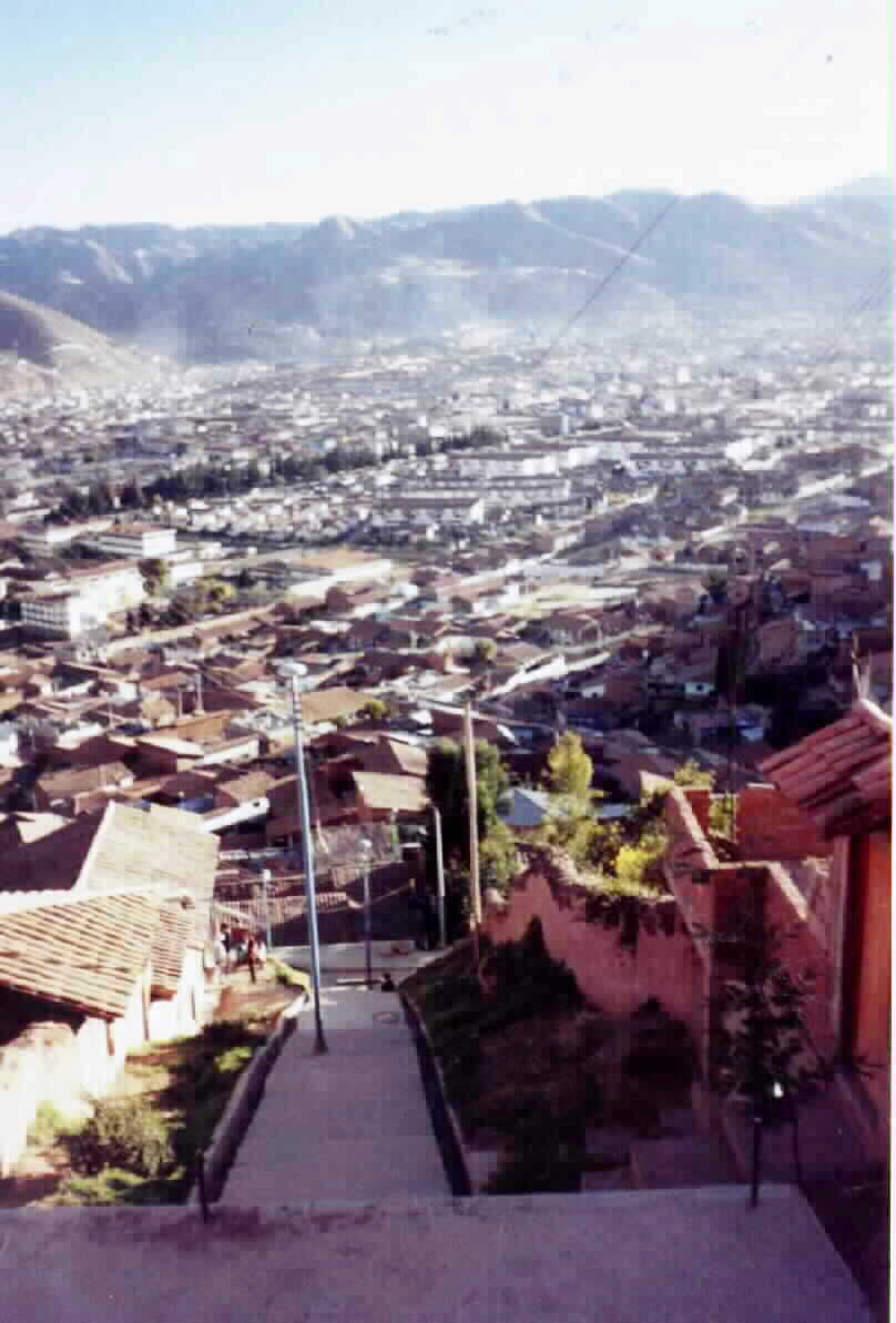 Vista de la escalera en Urb. Buenavista, barrio Los Incas, Inti Raymi stake
Michael J. Goble
27 Jun 2001