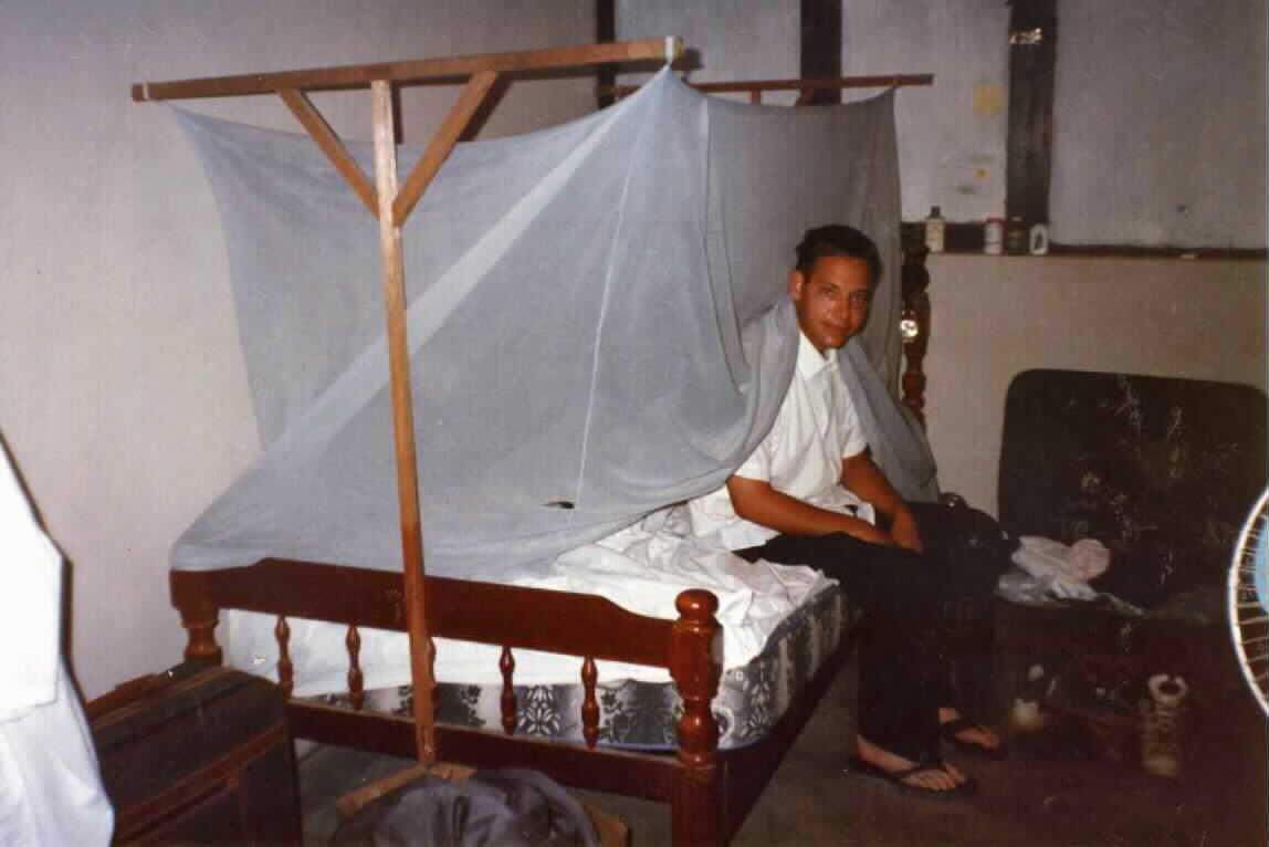 This stuff is indispensable for fending off those pesky zancudos.
Michael J. Goble
03 Jul 2001