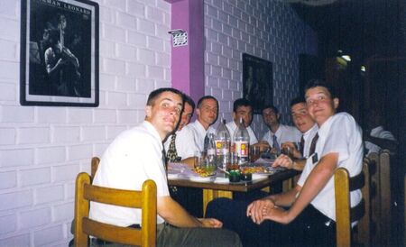 Los élderes de la zona Amarilis, durante 1999, en un restaurante que se llama Loco's, en Huánuco.
Daniel  Hennis
17 Nov 2003