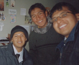 Aqui estamos de nuestro cuarto con un amigo que llamdo Eder
JIMMY ALEXANDER MARCHENA MUÑOZ
21 Apr 2006