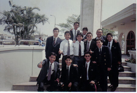 aqui estoy con todos mis compañeros del ccm
harold  santos
11 May 2006