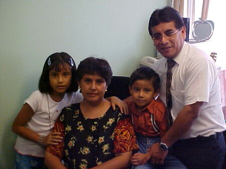 Esta foto es hace 4 años , antes q nasca mi ultima hija
Constante Nicanor Sagastegui Alvarez
18 Jun 2006