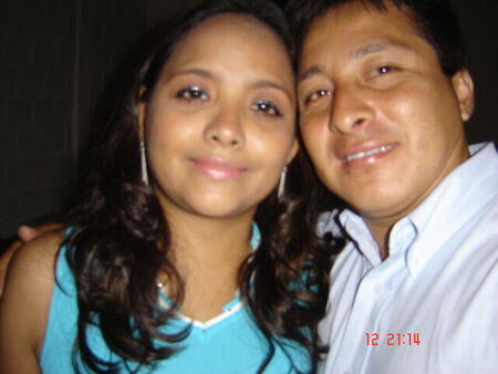con mi esposo en nuestros 10 años de matrimonio.
Selena Natividad Garcia de Armas
08 Jun 2007