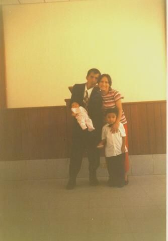 Tengo dos hermosos hijos Johnfer, Dana y mi esposa Flor, hemos aprendido a vivir felices
Johny Fernando Sosa
14 Aug 2004