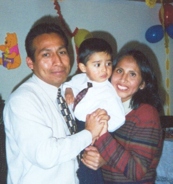 Isaías Quispe, Rodrigo Spencer Daniel, M.Elizabeth Soria (cumpleaños de mi pequeño)
María Elizabeth Soria Crisóstomo
03 Jan 2006
