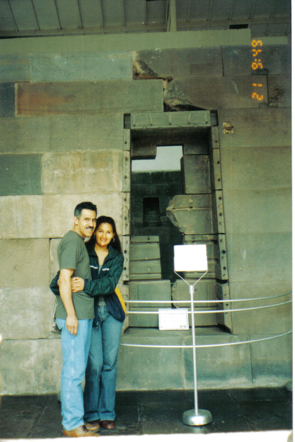 aqui con mi esposo en cuzco la ciudad imperial.MLPN  jun1994-ene1996
Ana  graves
26 Mar 2006