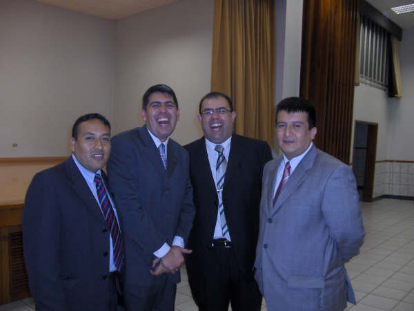 Walter Salazar, Miguel Hurtado, Taylor Godoy y Javier Zegarra. De que se rien????
Miguel Angel  Hurtado Beteta
31 Aug 2006
