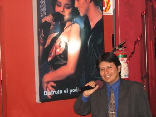 aqui estoy en una foto luego de una presentacion en un local concurrido de Cusco
Boris Paul Meneses Morales
02 Sep 2006