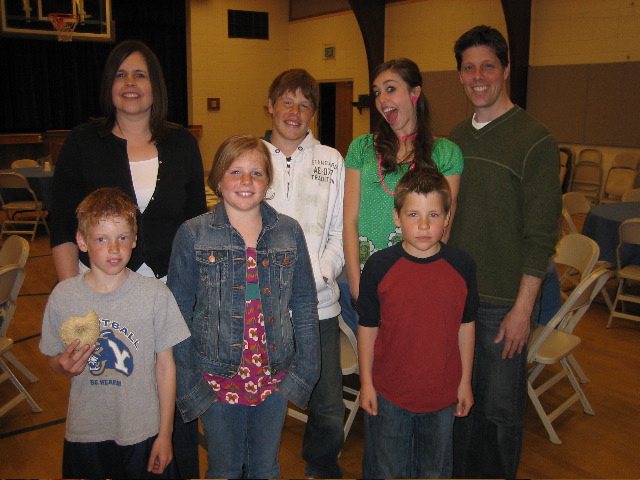 Kara (Walsh) Stohlton & family
Nicia  Whitaker
02 Apr 2007