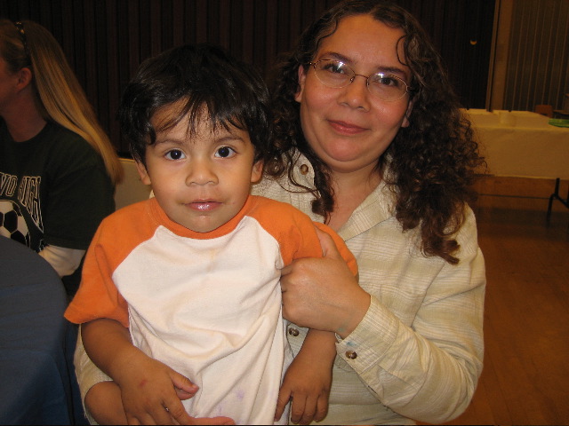 Benjamin y Concepción Silva (hijo y esposa de Renan Fredy Silva)
Nicia  Whitaker
02 Apr 2007