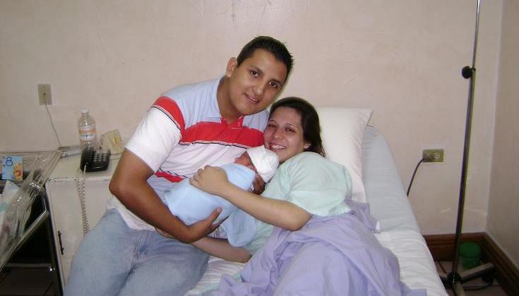 Aqui En el primer dia de nacido de mi Bebe, se llama Levi, como mi segundo Nombre
Esteban Levi Zapata Marin
25 Jul 2007