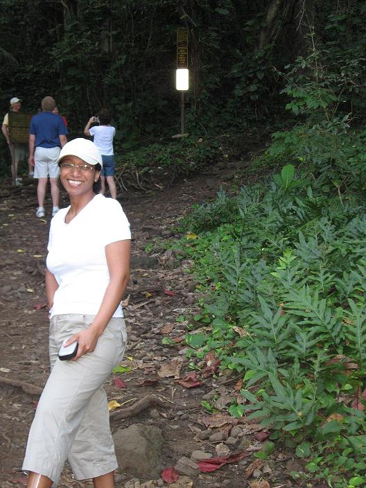 Empezando una caminata de 7 kilometros para ver un waterfall
Liliana Raquel Puma Dilts
21 Mar 2008