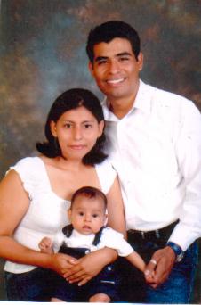 bueno les presento a mi esposa katya eva fernandez de soruco y a aylin nayeli soruco fernandez. ellas son el tesoro mas grande en mi vida y por lo cual estoy dispuesto a heredar la gloria celestial.
cristian henry soruco arancibia
31 May 2005