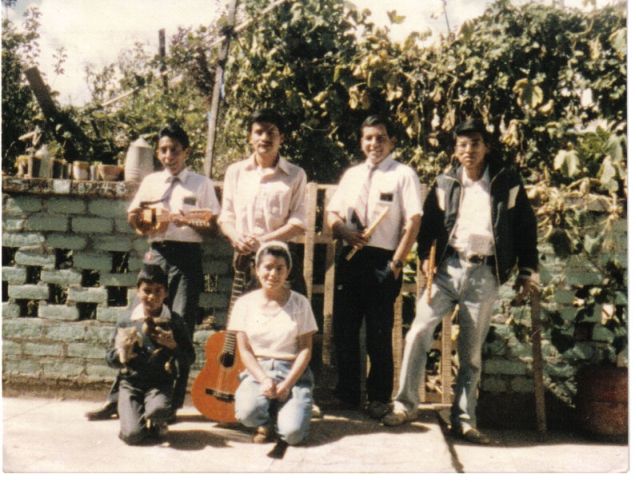 Esta es una de las fotos con la fam Bejarano Dololier en Huancayo, un abrazo para todos los miembros del tambo en Huancayo. Escribanme.
Elmo Jose Mostacero Huaylla
11 Jan 2007