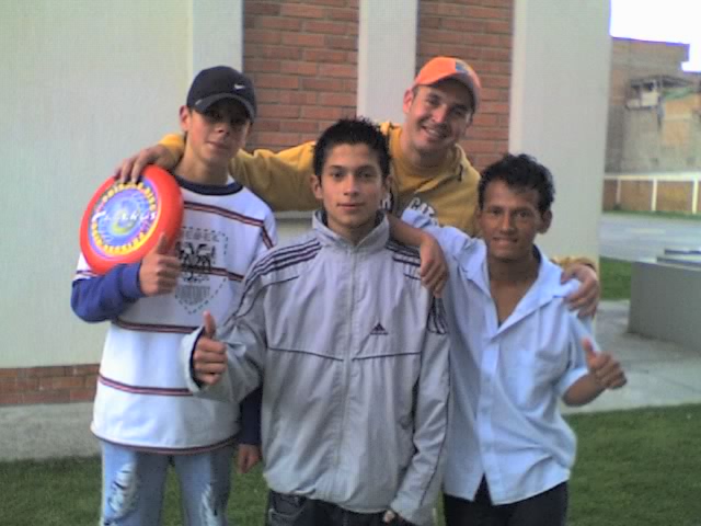 Esta foto es mientras servia como presidente de hombres jovenes en mi nuevo barrio.
manuel  escobar
31 Jul 2007