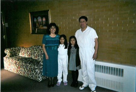 Esta foto es del bautismo de mi hija mayor Evely Vera llevada a cabo en Lehi 2003
Peter Pablo Vela
13 Nov 2005