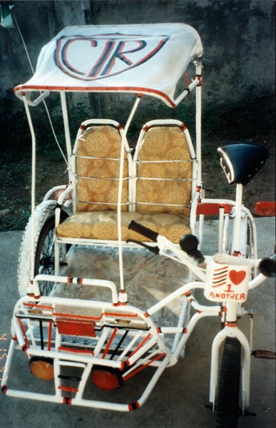 I bought this 'sikad from a guy passing through Calatrava who needed some cash. I fixed it up and painted it during P-days, then gave it to some deserving members when I went home.
Brandon E.B. Ward
07 May 2004