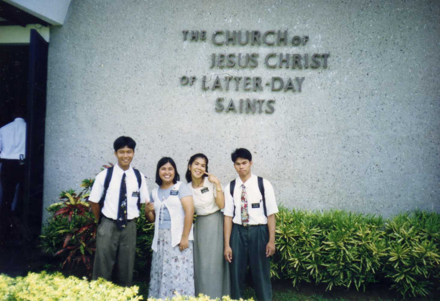 Stake conference at La Carlota Stake From left E. Topacio, Sis Urdaneta, Saracho and E. dalangin
Elgin Ausejo Topacio
13 Jul 2007