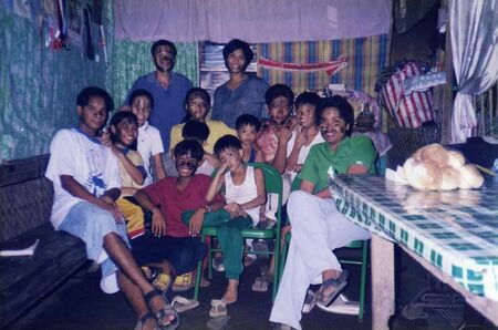 FHE at member's house in San Enrique. There's the maravillosa family, Tyay Vangie, Ninie edsel, ging2x, roy, and jeoffrey. FHE is not complete without messing our faces!
Elgin Ausejo Topacio
16 Jul 2007