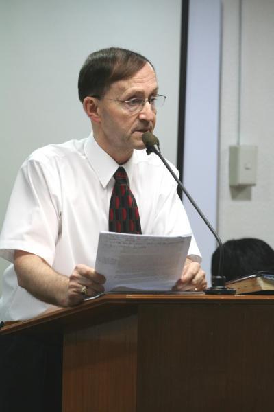 Pres. Smith during his talk.
Elgin Ausejo Topacio
18 Apr 2008
