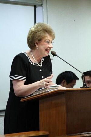 sister Smith during his talk
Elgin Ausejo Topacio
18 Apr 2008