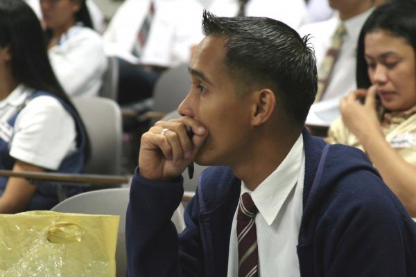 so serious..
Elgin Ausejo Topacio
18 Apr 2008