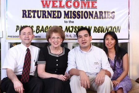 Pres and Sis Smith with Robison and Fiance
Elgin Ausejo Topacio
19 Apr 2008