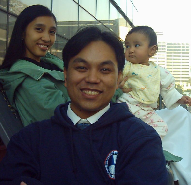 my beautiful family..... hehehehe... im wearing our zone sweatshirt (baguio zone) baguio s.w.a.t.
Donny Matthew Calpo Gabriel
04 Feb 2006