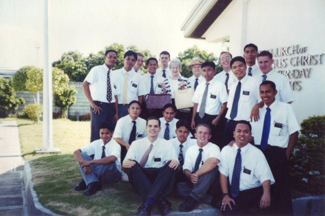(2003) after a Zone Meeting with Pres. and Sister Bowen and APs Espersen and Napolitano. Pres. Bowen is wearing a salakot the zone gave as a farewell gift. Sis. Bowen sports her handcrafted bags.
Felvir Dieta Ordinario
16 Jul 2007