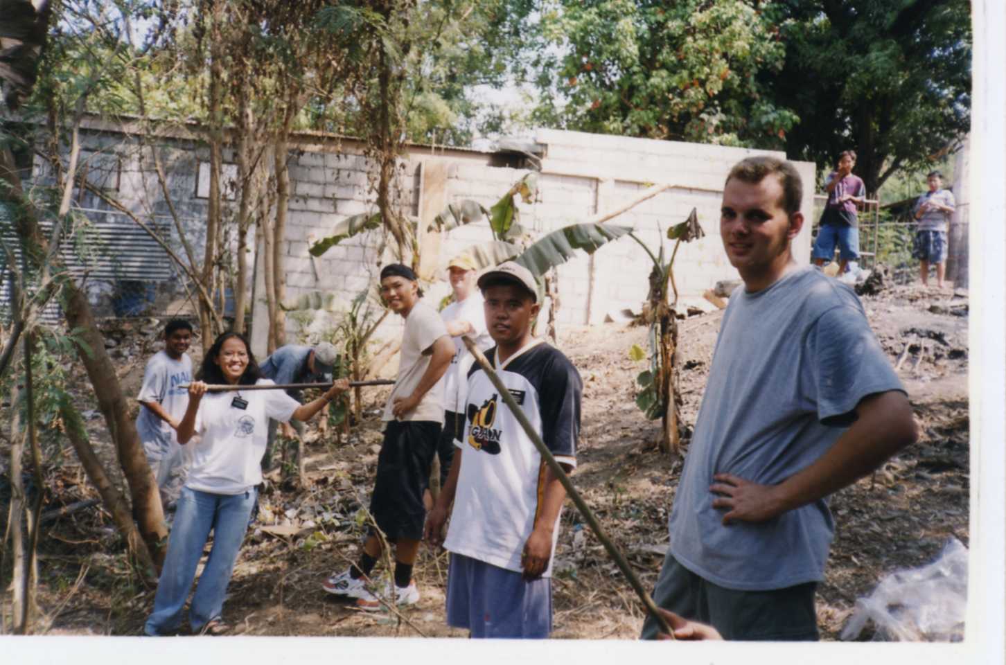 Community Service Project in Lingsat, under San Fernando La Union Zone.
Eric Caisido Belen
02 Dec 2007