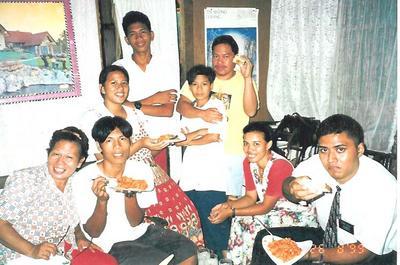 Family Home Evening w/ Diaz Family in Kauswagan II Ward
Kenmark  Asuao
22 Nov 2006