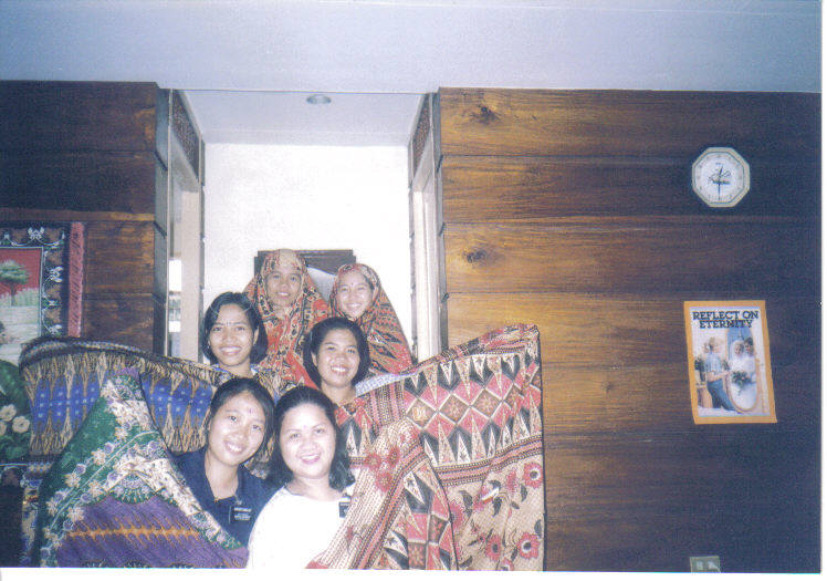 L-R: Sister Dumlao, Sister Labrador, Sister Amolong, Sister Melanio, Sister Esposo and Sister Mejia
Rutchel Minerva Puckett
19 Aug 2005