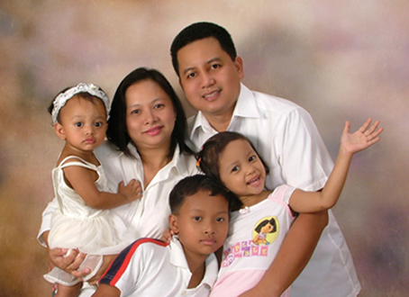 latest photo of my family
ANTONINO M. STA. MARIA
02 Apr 2007