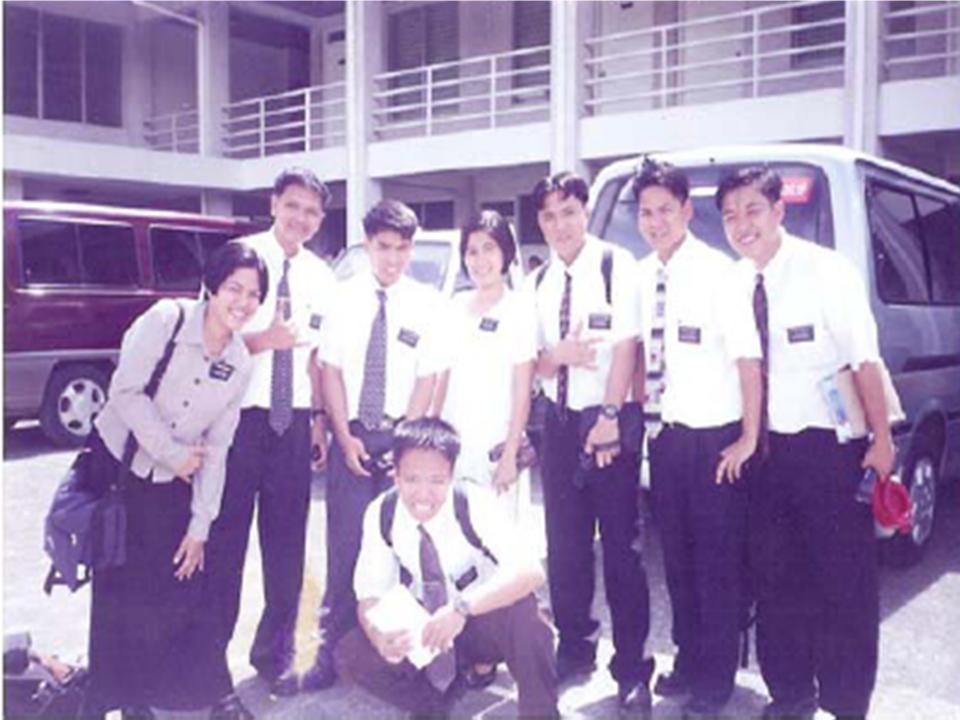 Mga ilonggo missionaries Sister Abanilla and Sister Baco with Elders Tabigue, Guarino, Abao, Omolon and Semblante
donabel abanilla atienza
03 Jan 2008