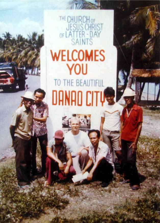 This was a sign that Elder Kirk Peterson and Elder Alan Bingham had the members of the Danao Branch construct in October 1976 and place at the entrance to the city to promote the church.
Kirk K. Peterson
26 May 2009