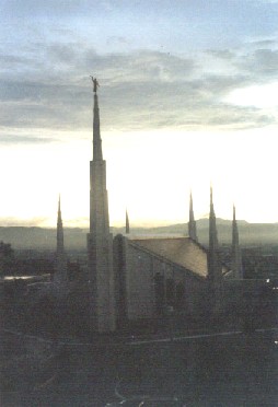 The spires of the Manila Temple at dusk
Joseph Ray  Brillantes
08 Oct 2003