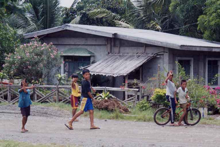 Kids in Catabban (Josh Gleason)
Joel Longhurst & Matthew Blake
17 Oct 2003