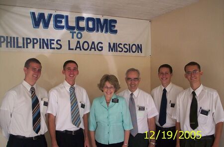 Here's my going home batch. Arent we handsome? Execpt Sis. Hatch who is of course beautiful.
Michael Ian Ellis
31 Mar 2006