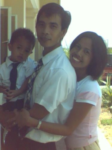 this is my family
Alma Olaguer Villanueva
23 Apr 2009