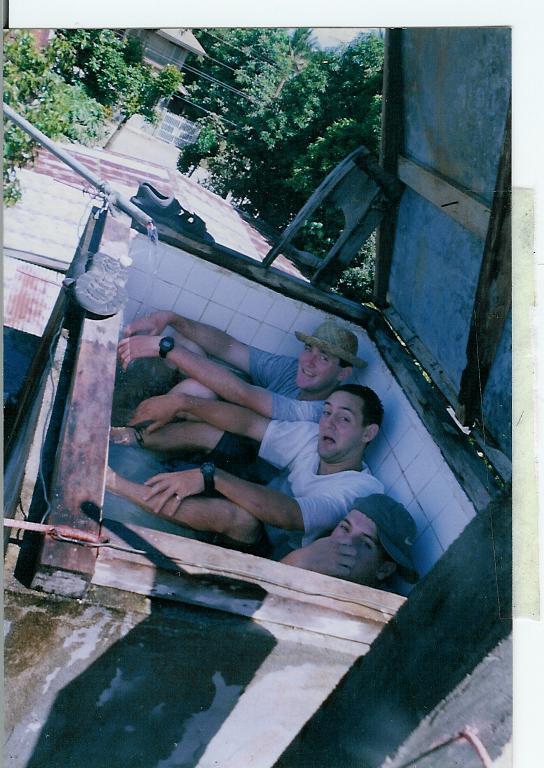 Catarman apartments water tank: cleaning day
Stephen Gerald Hintze
12 Jul 2003